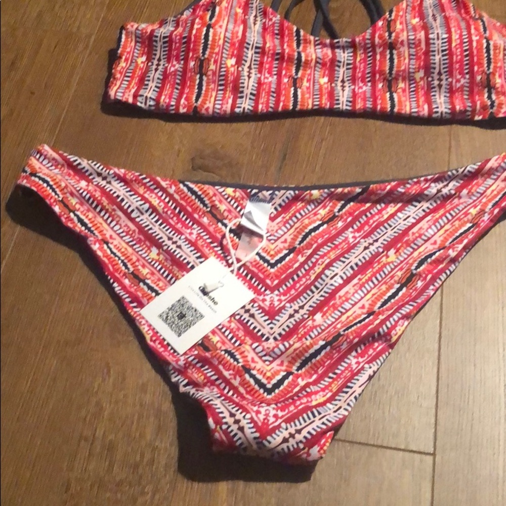 Bikini - Picture 3 of 6